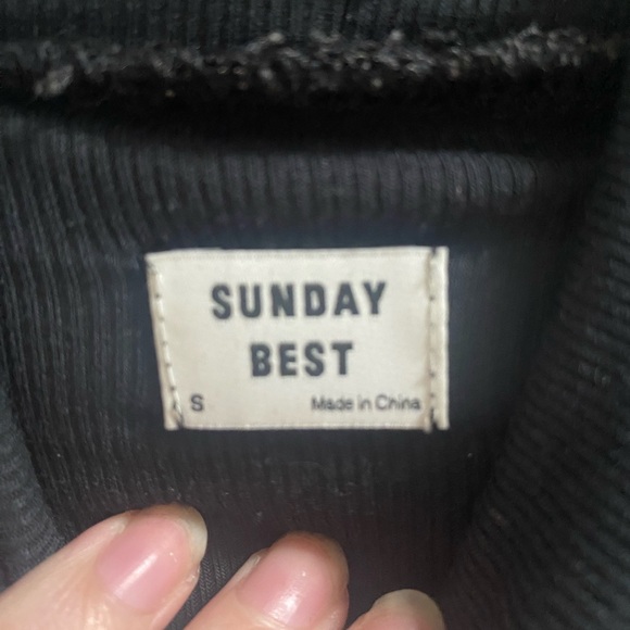 Sunday Best Aritzia Black Cropped Turtleneck - Picture 2 of 2